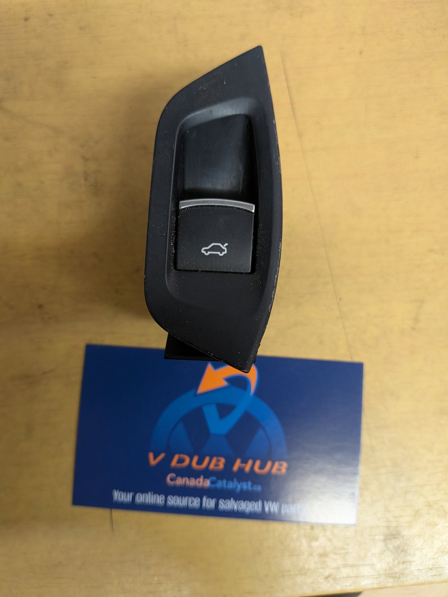 B7 trunk release switch 561863349
