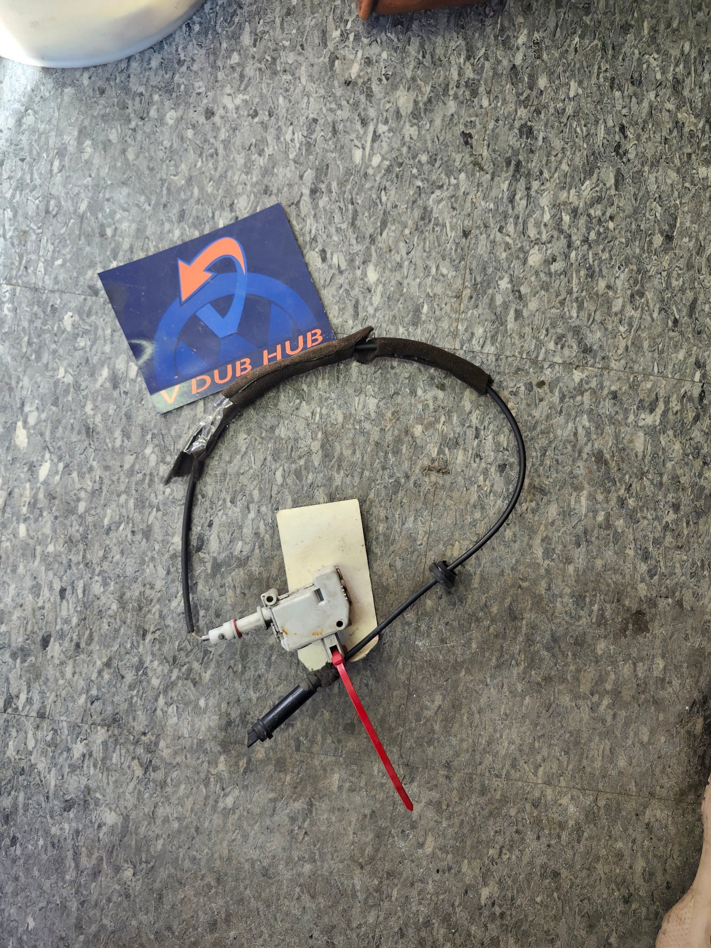 New Beetle Fuel Door Actuator CONNECTOR
