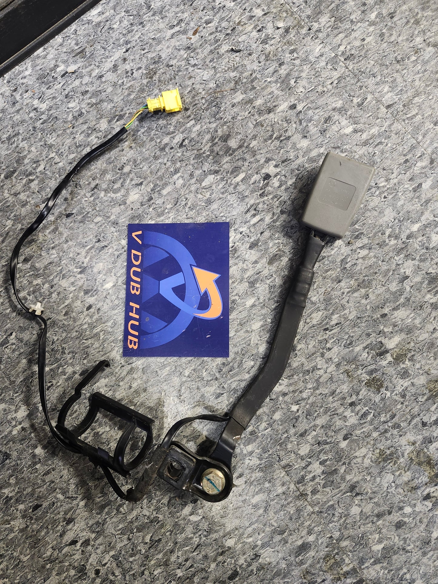 MK4 grey, 2 Door, 4 Wire, Driver SEAT BELT BUCKLE clasp