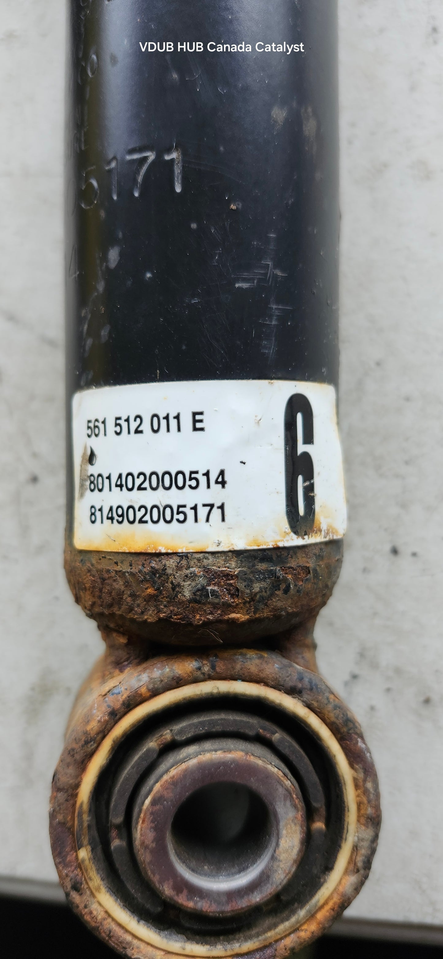 b6 B7 rear shock set 561512011E
