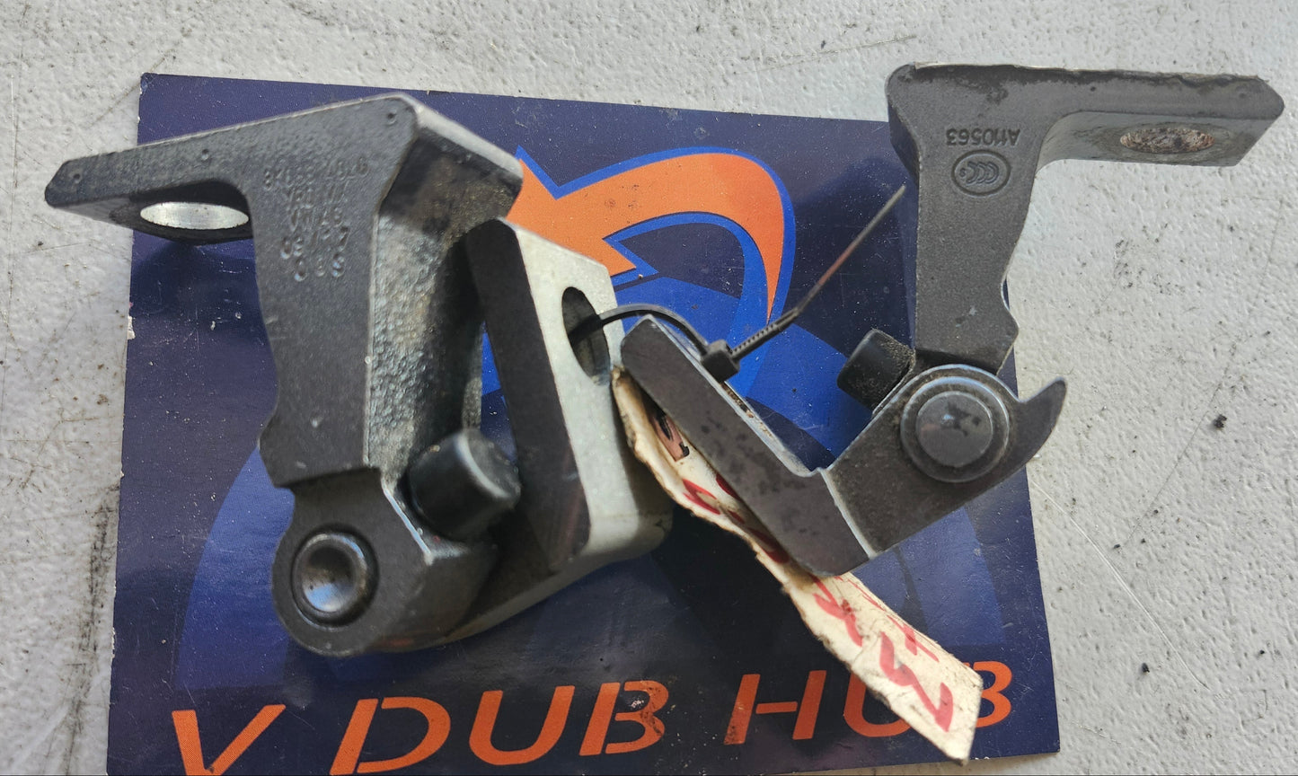 MK6.5 Passenger Front Door Hinge Set 8K0831402H  8K0831402G