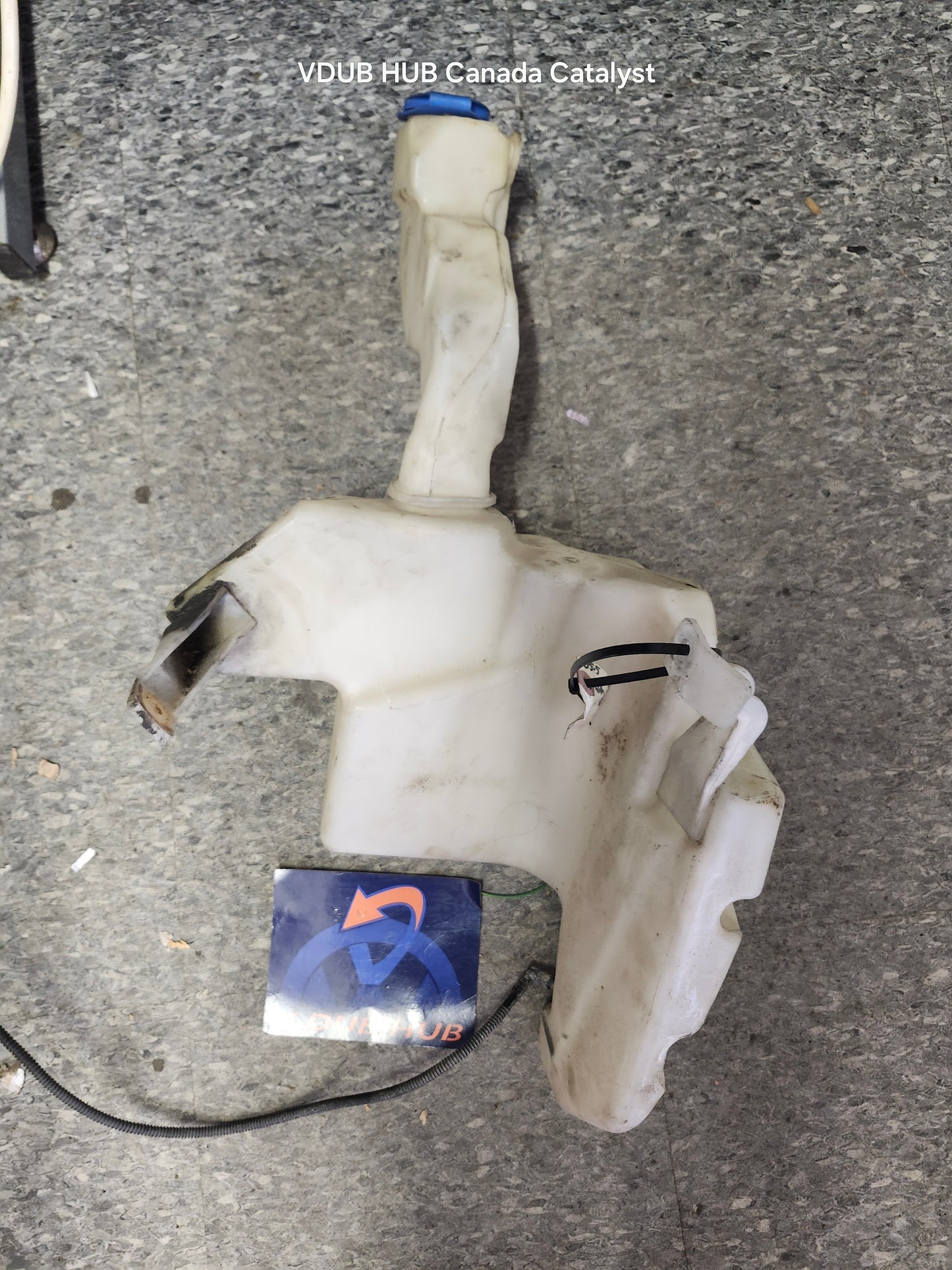 B5.5 REAR WIPER FLUID RESERVOIR 3B0955453