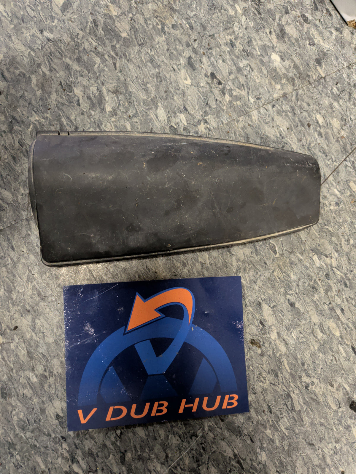 Mk5 mk6 TDI intake duct cover 1k0805965J
