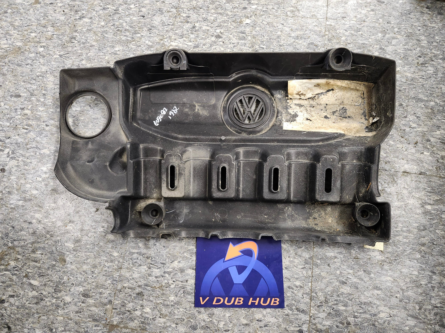 Beetle 2.5L Engine Cover 07K103925