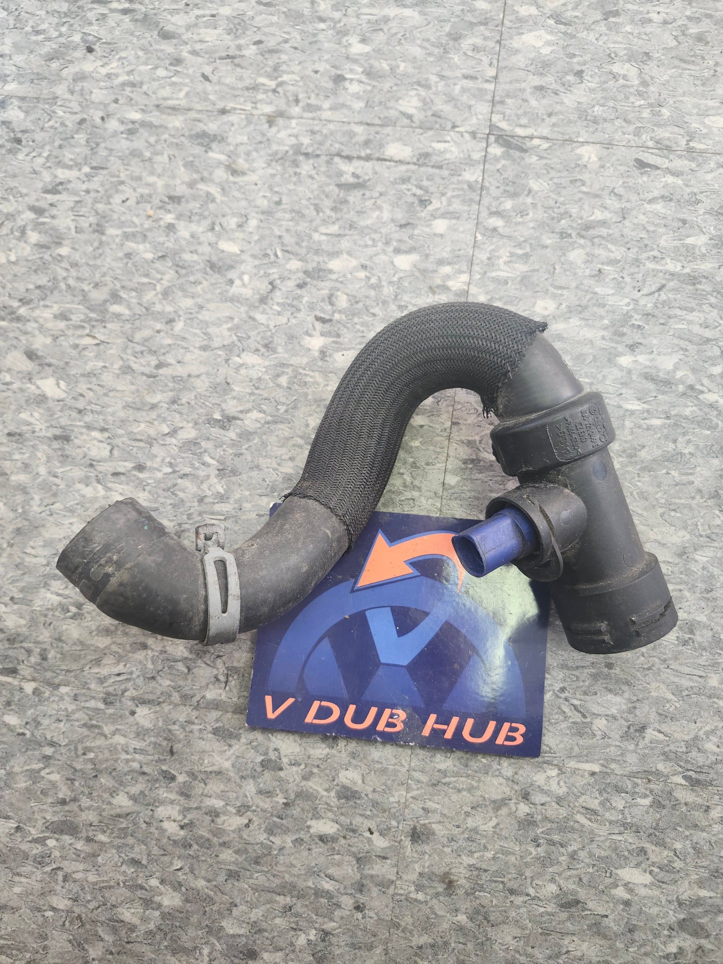 B5.5 Lower Radiator Coolant Hose / Line 8D0121049E