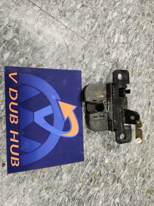 B5.5 wagon hatch latch