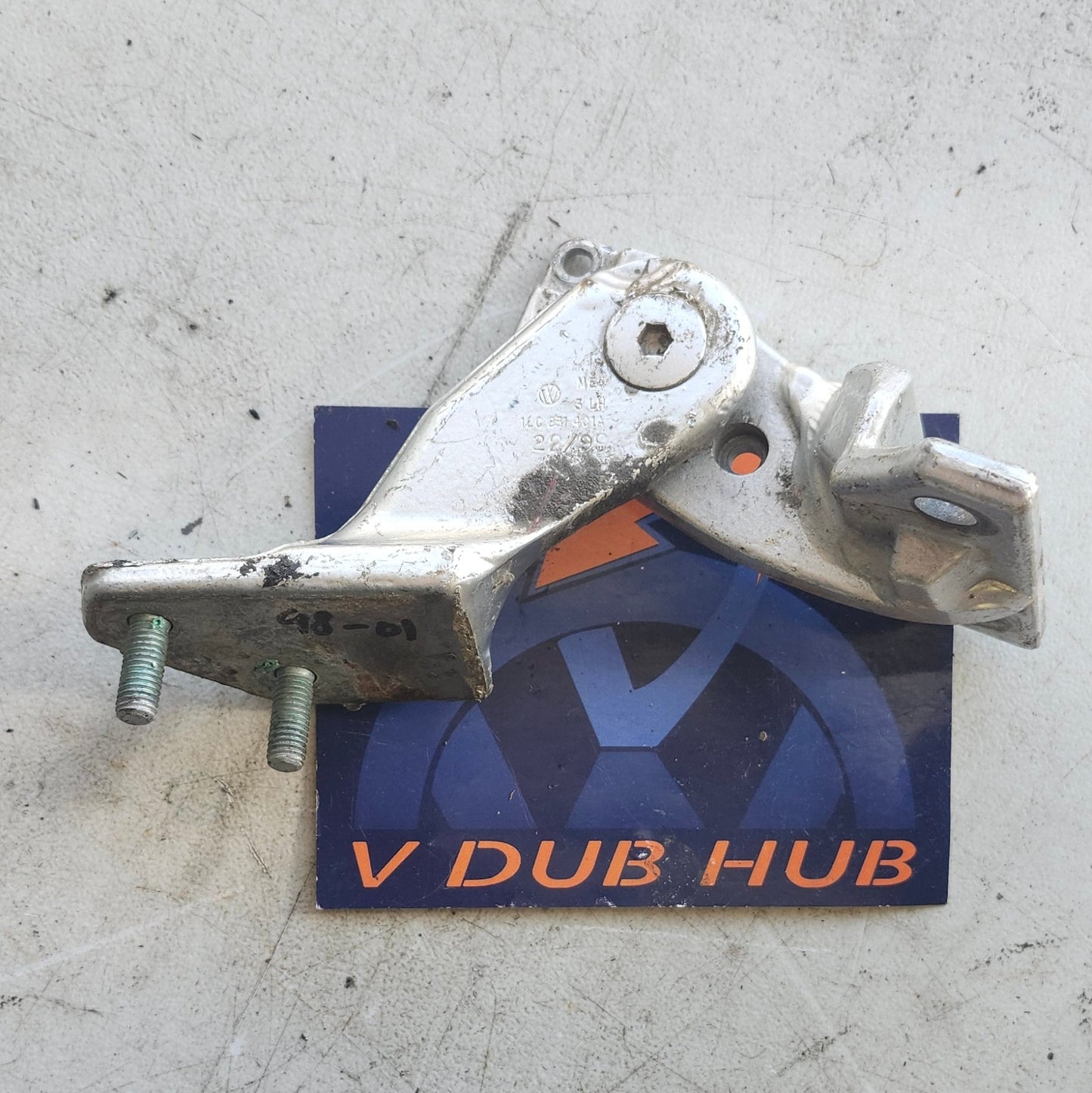 New Beetle driver upper door hinge 1C0831401A