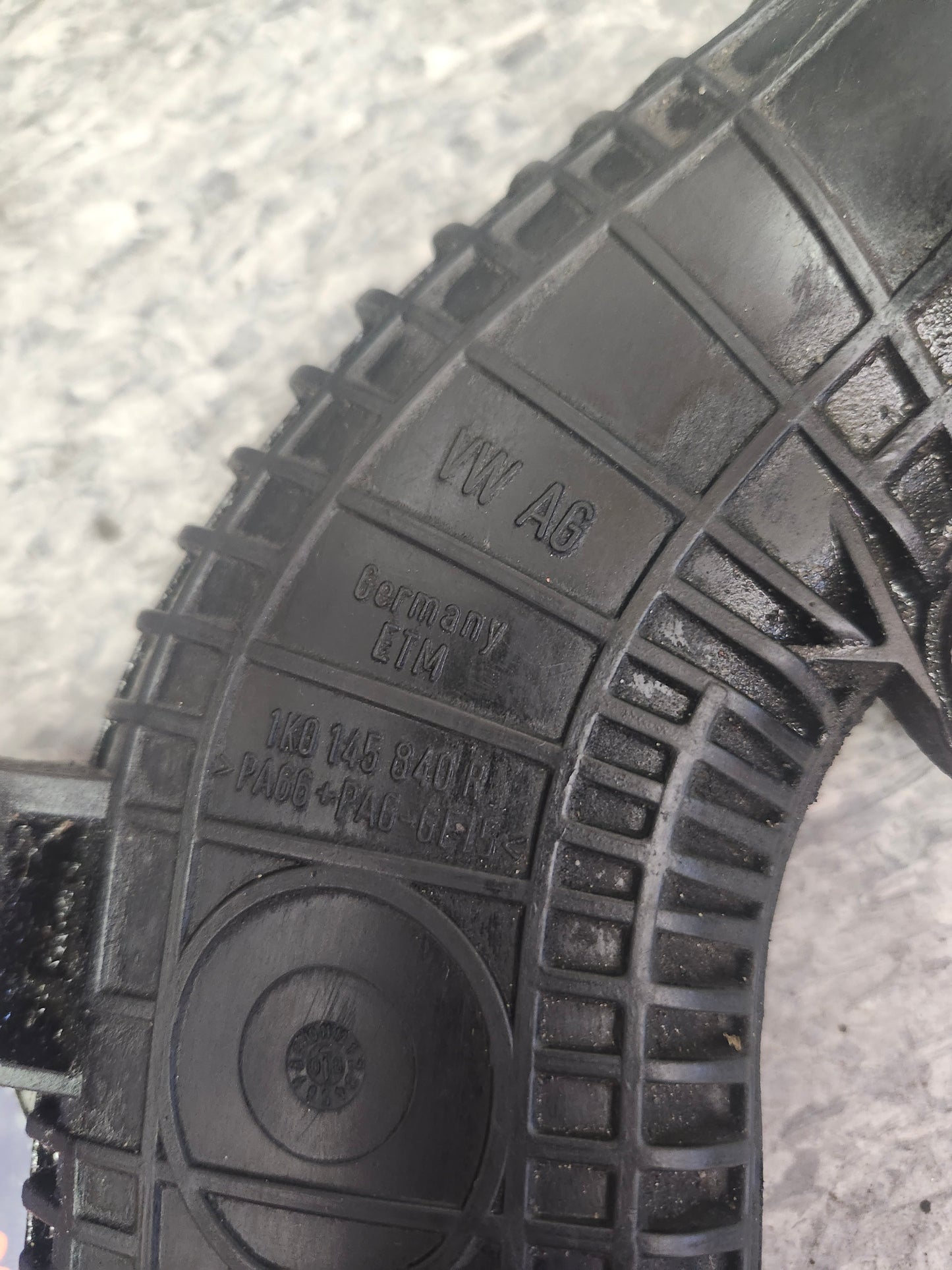 B6 B7 MK6 Intercooler PIPE 1K0145840R