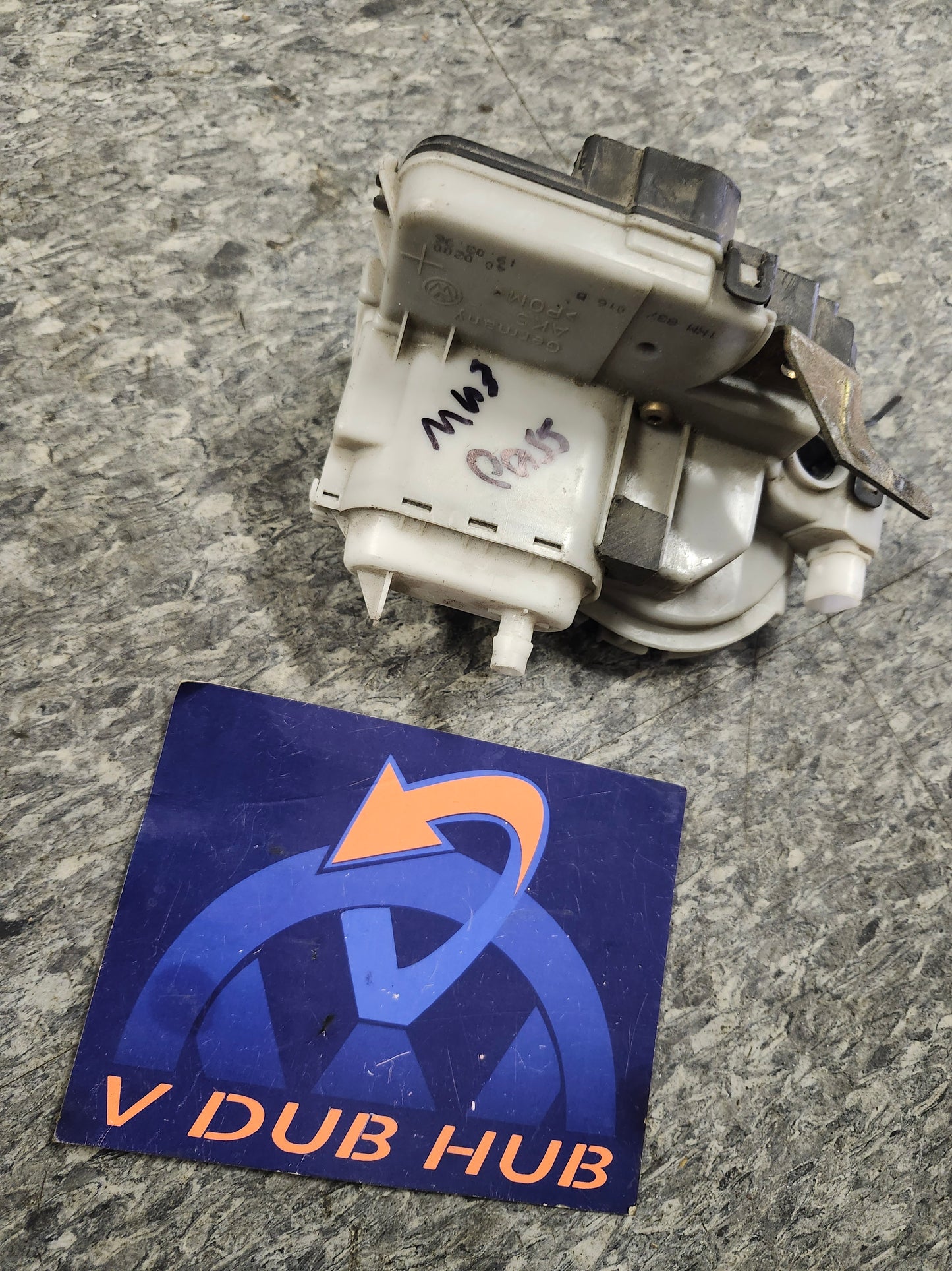 Mk3 pass door latch 1HM837016B