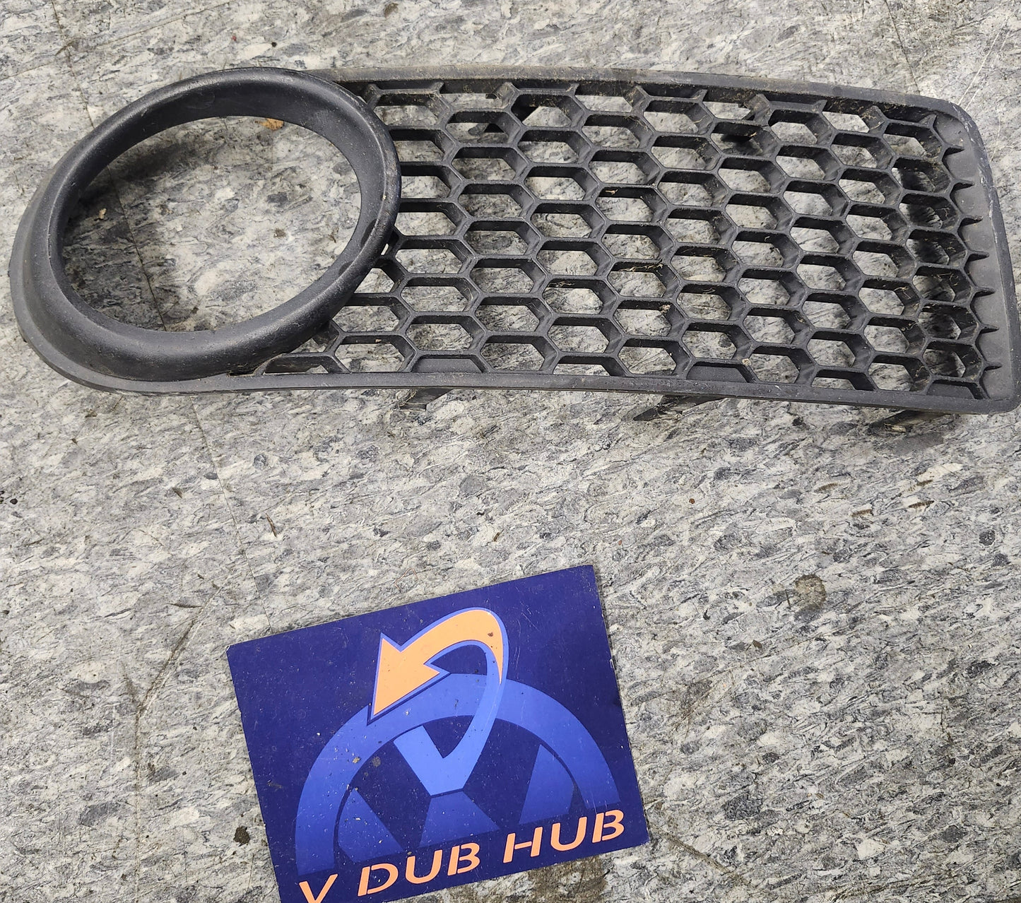 New Beetle Passenger With Fog Lower GRILLE 1C0807684B