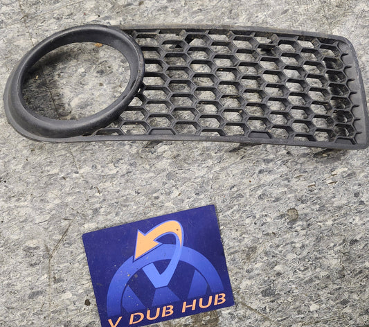 New Beetle Passenger With Fog Lower GRILLE 1C0807684B