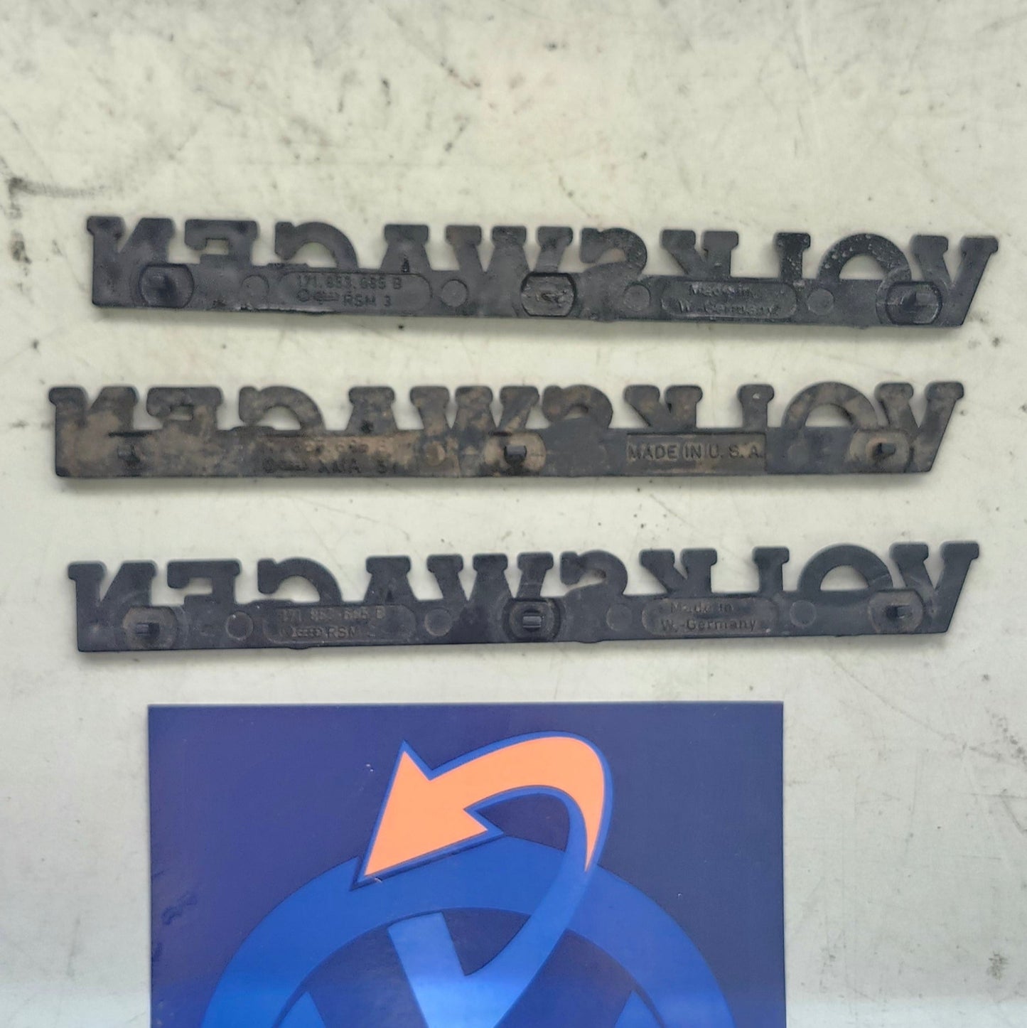 Emblem- VOLKSWAGEN 171853685B