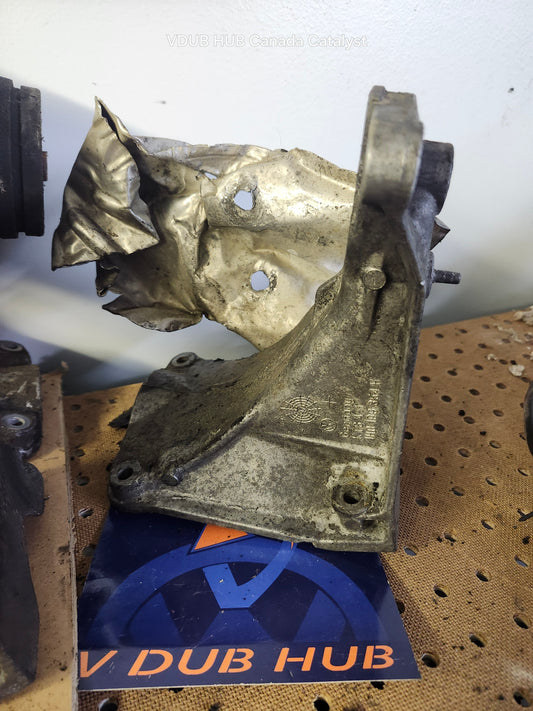 MK4 B3 SIDE MOUNT BRACKET 1H0199354H