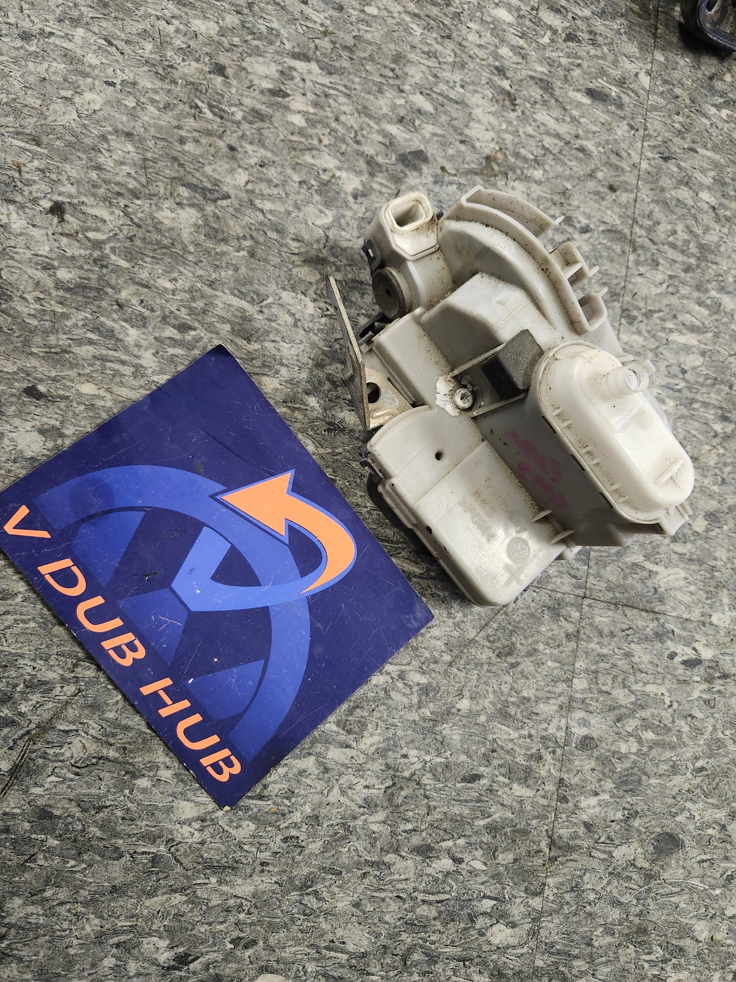 Mk3 pass door latch 1HM837016B