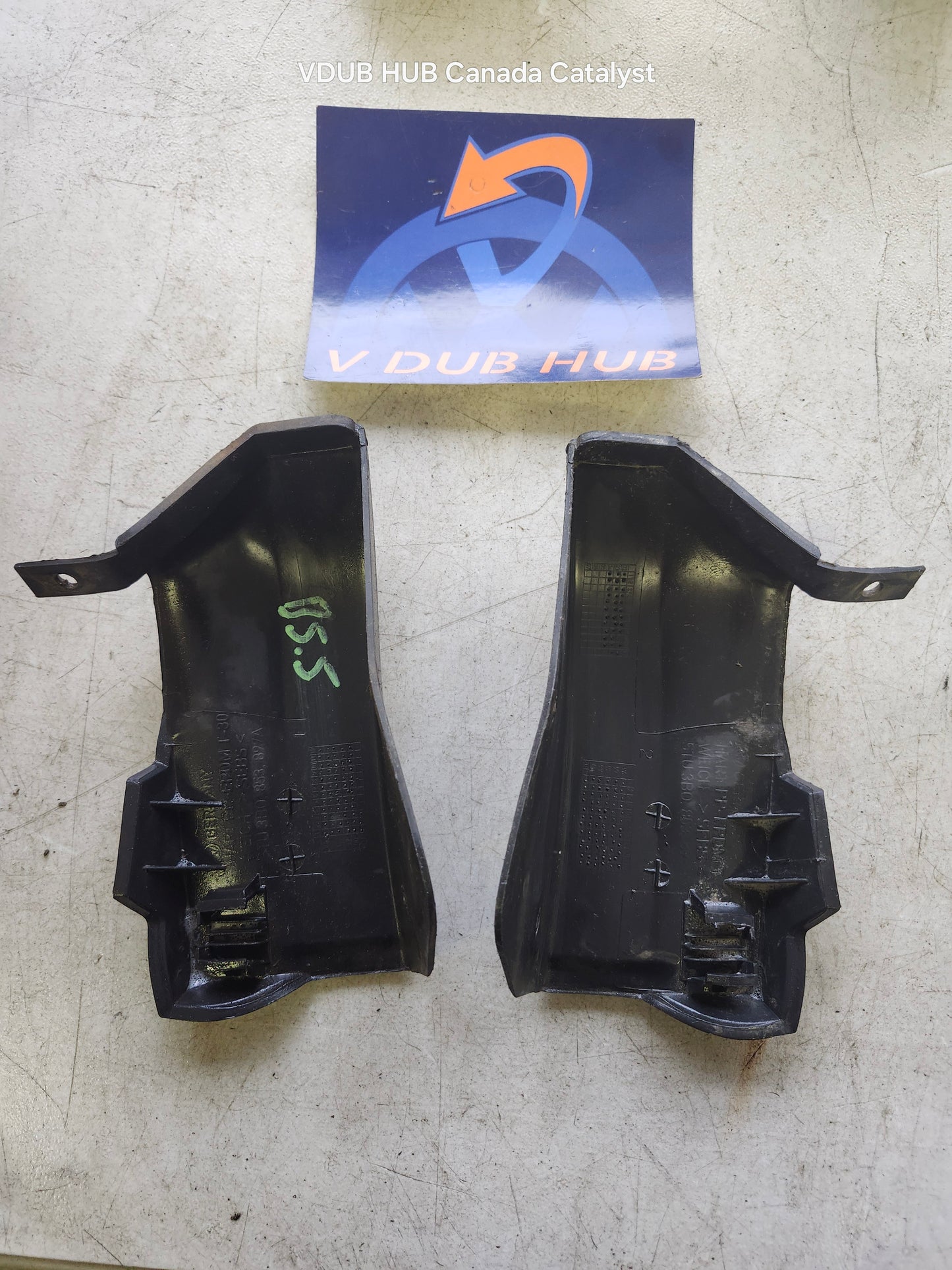 B5 rear side skirt end cap  3B0853897A 3B0853898A