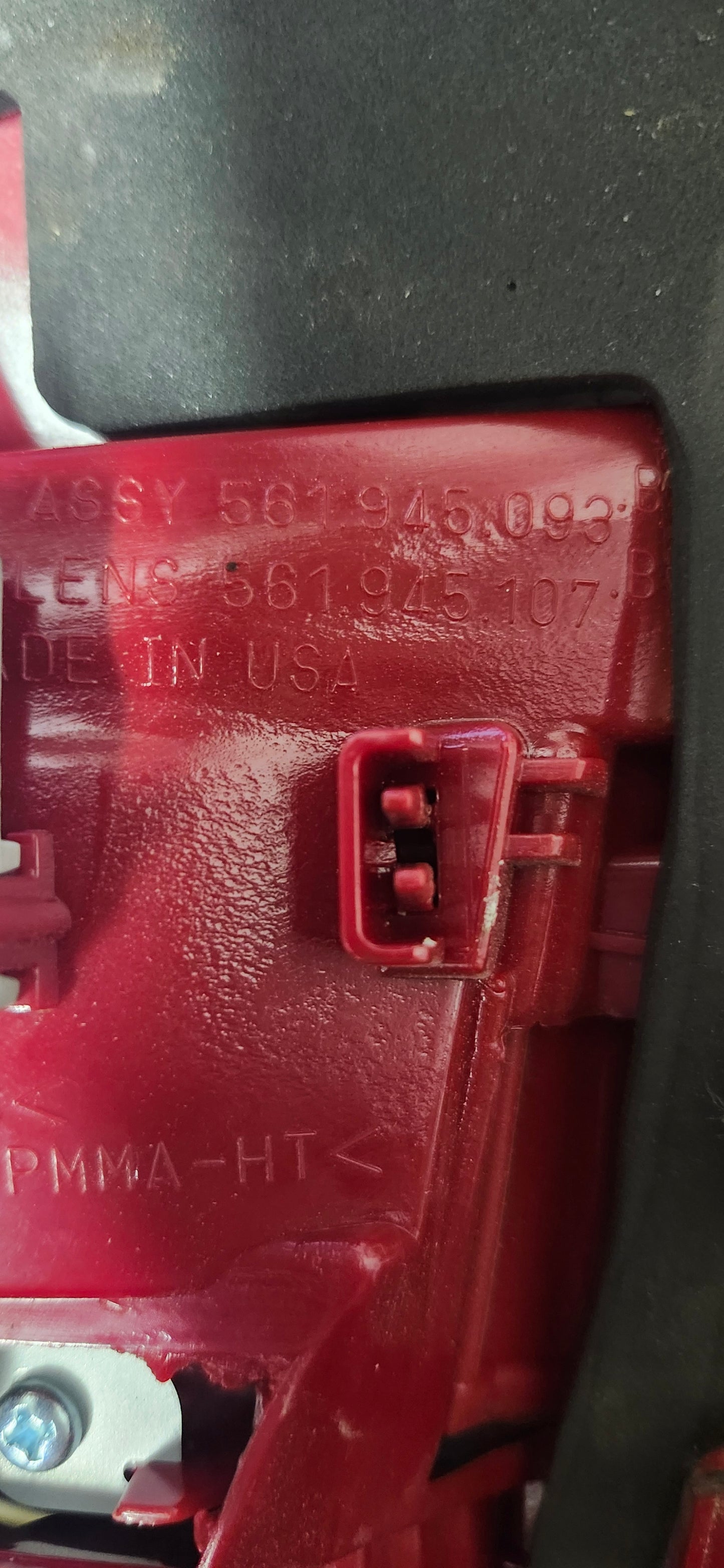 B7 Driver Inner TAIL LIGHT 561945093