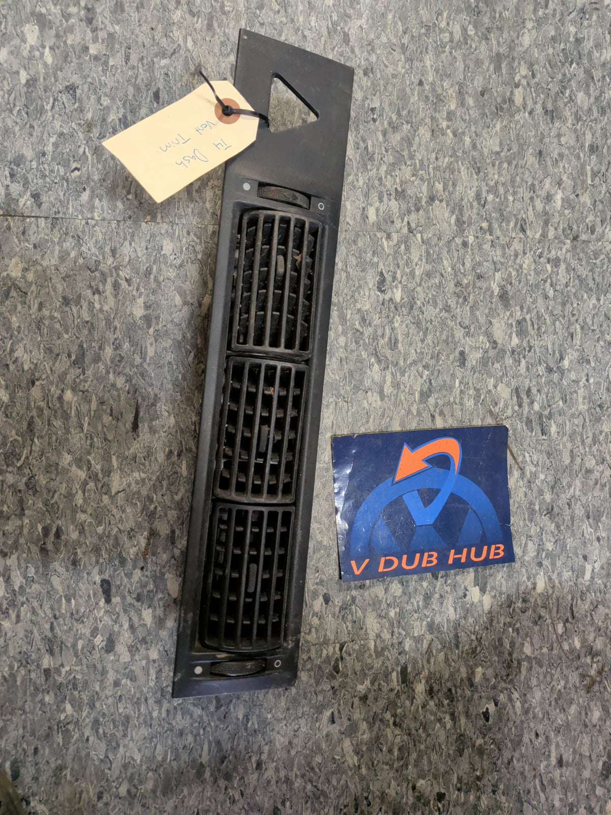 T4 Dash Air Vent TRIM 7D1819703B
