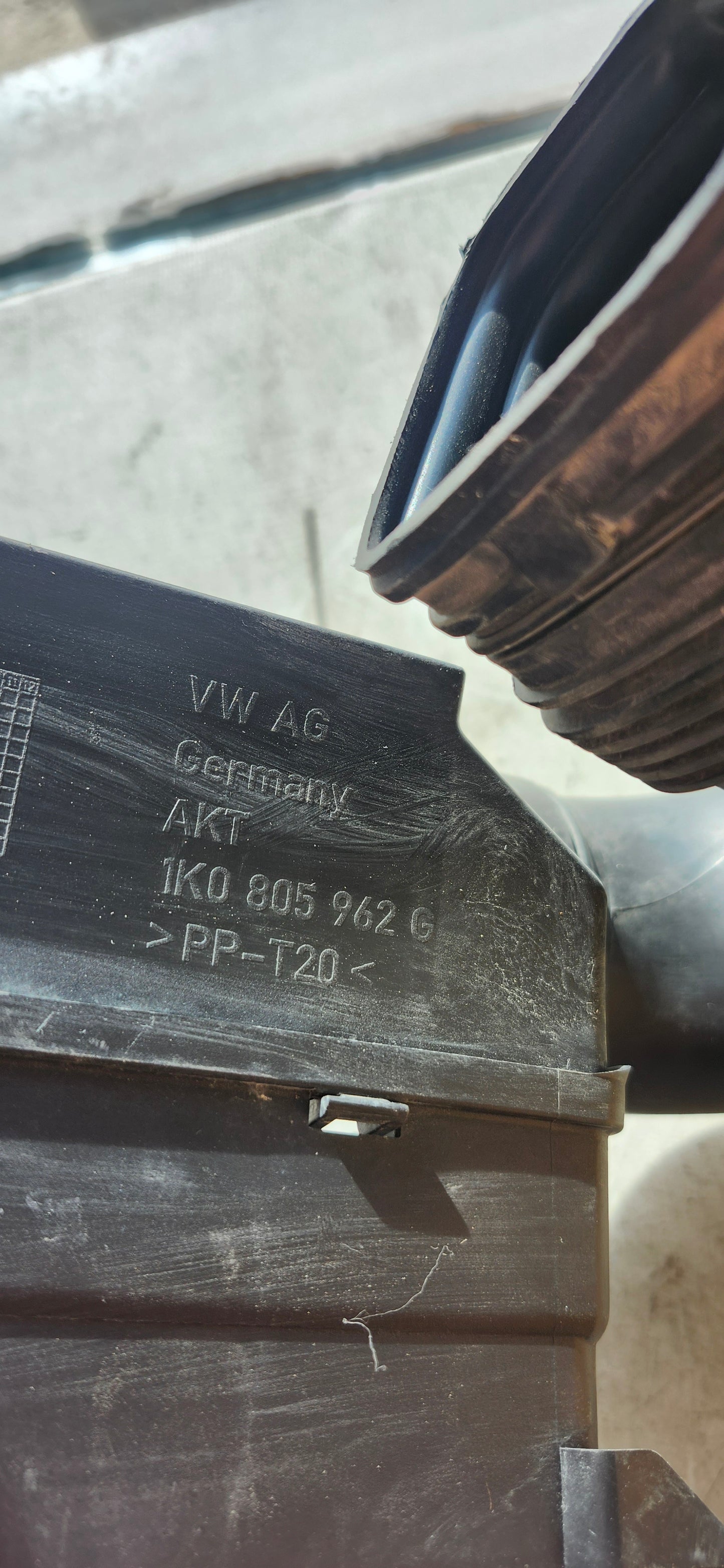 B7 MK6 MK7 air duct 1K0805962G & duct 5C0129618C