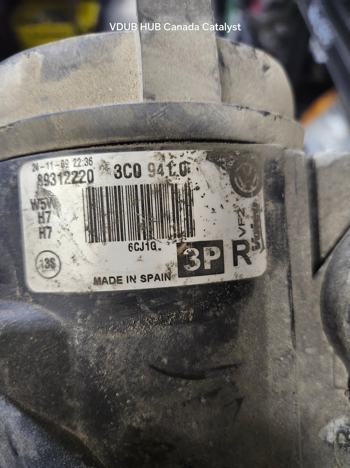 B6 Passenger Halogen HEADLIGHT 3C024700L 3c0941000