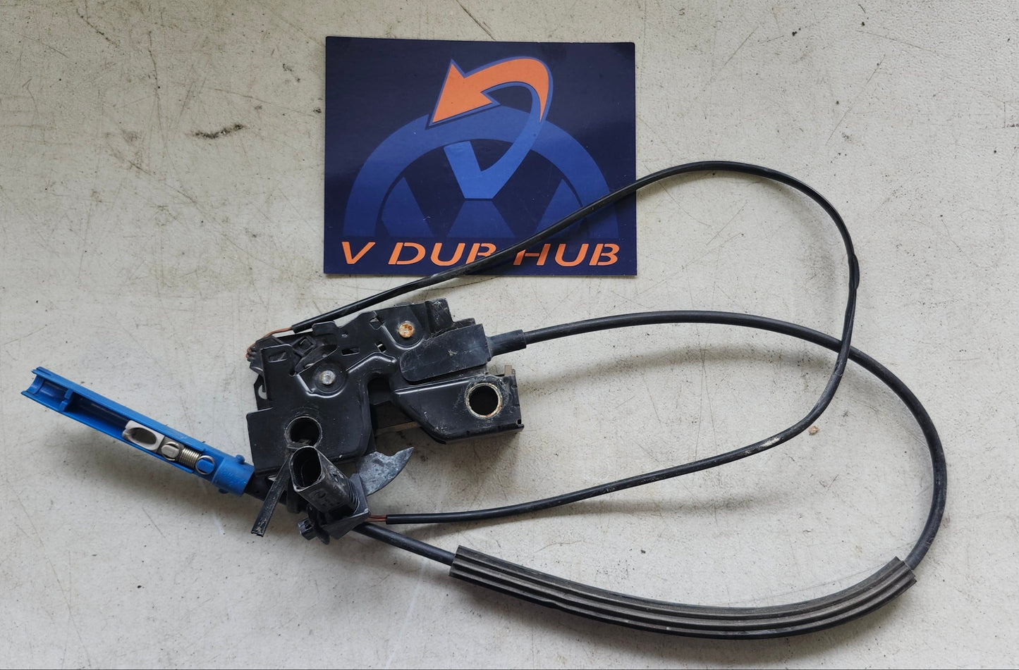 B7 Trunk Actuator