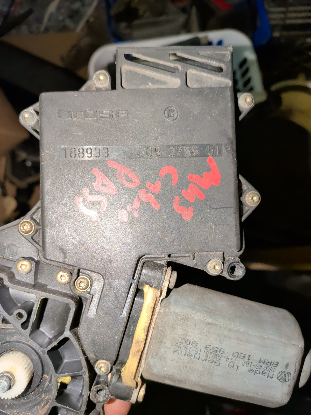 MK3 Cabrio pass front WINDOW  motor 1E0959802