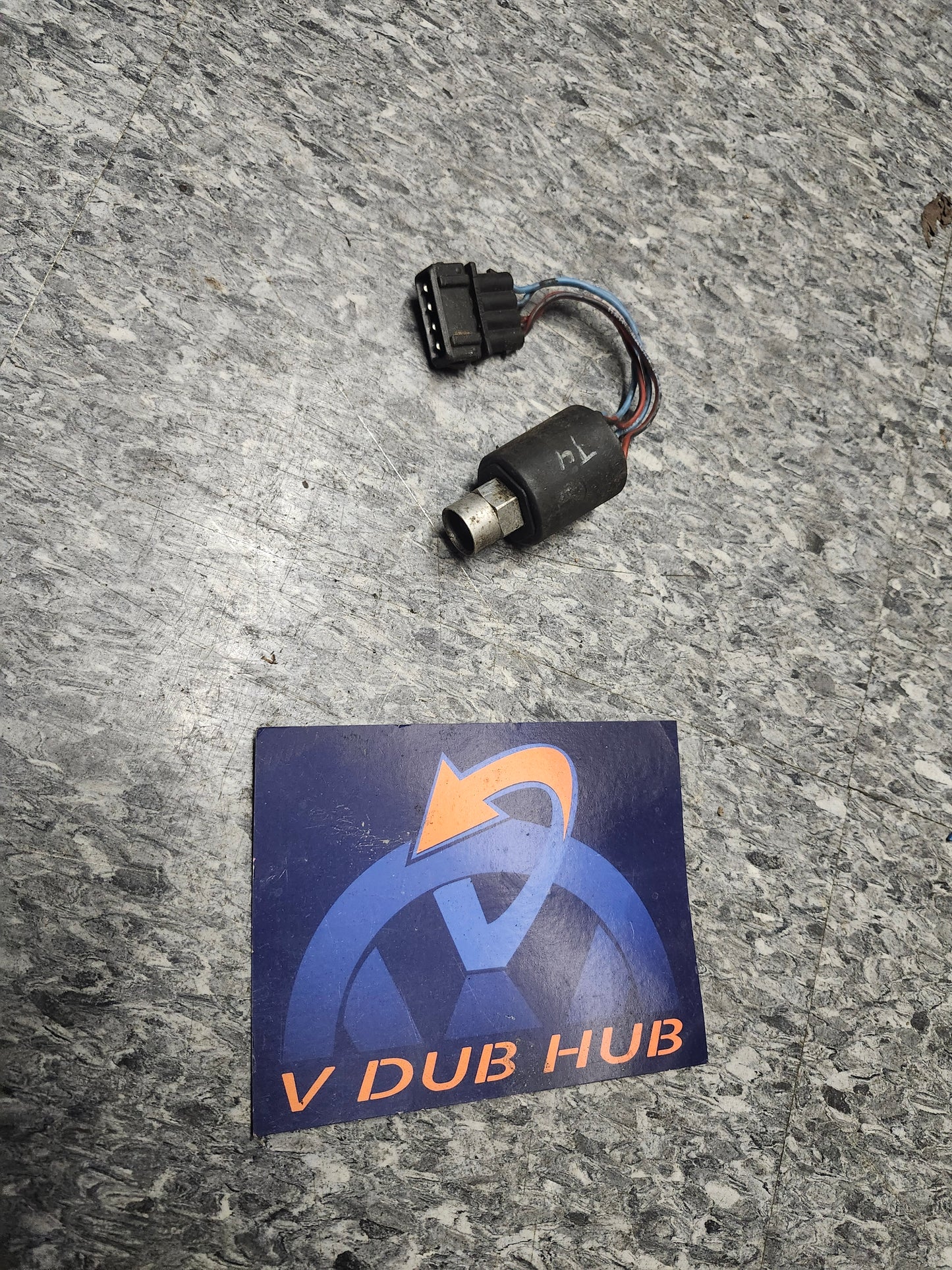 T4 eurovan a/c pressure switch 357959139C