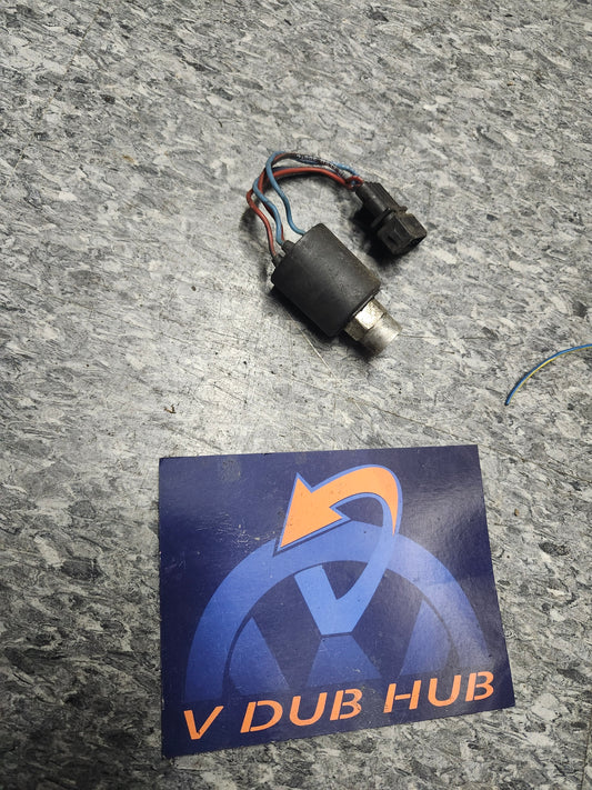 T4 eurovan a/c pressure switch 357959139C