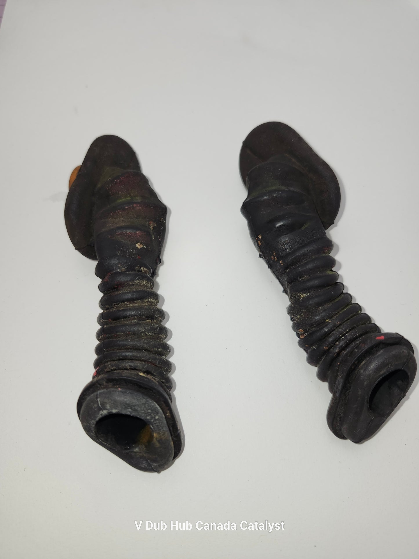 MK3 trunk strut rubber covers 1H6971840