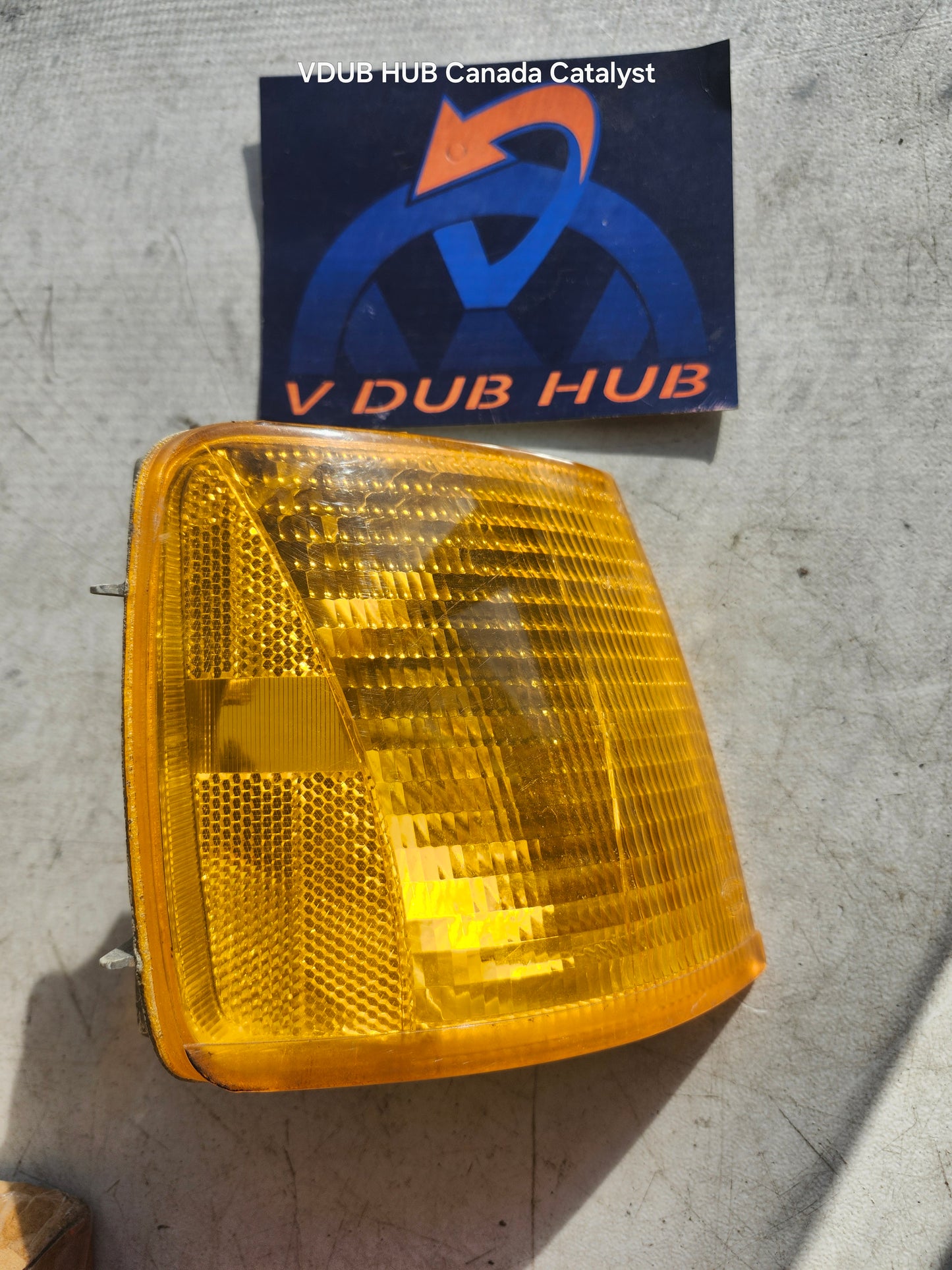 B3 Front Indicator LIGHT  357953049B 357953050B