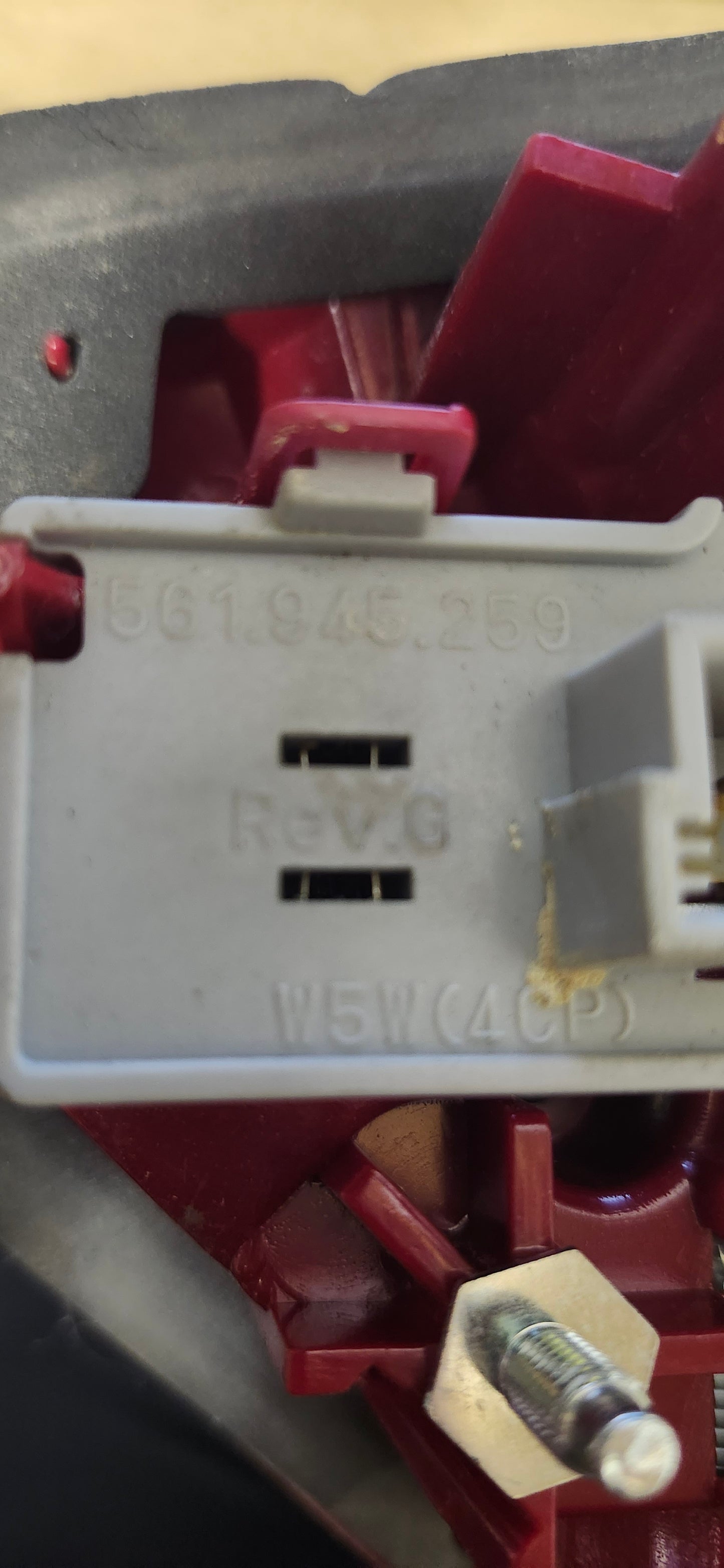 B7 Driver Inner TAIL LIGHT 561945093