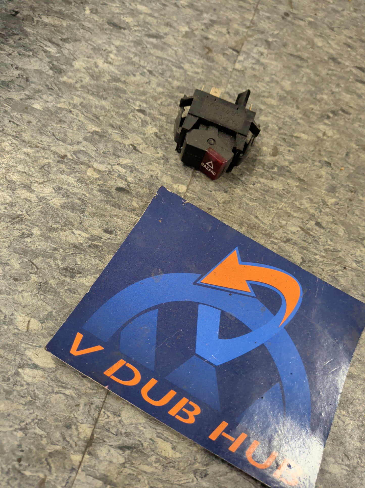 175953235 hazard switch VW90