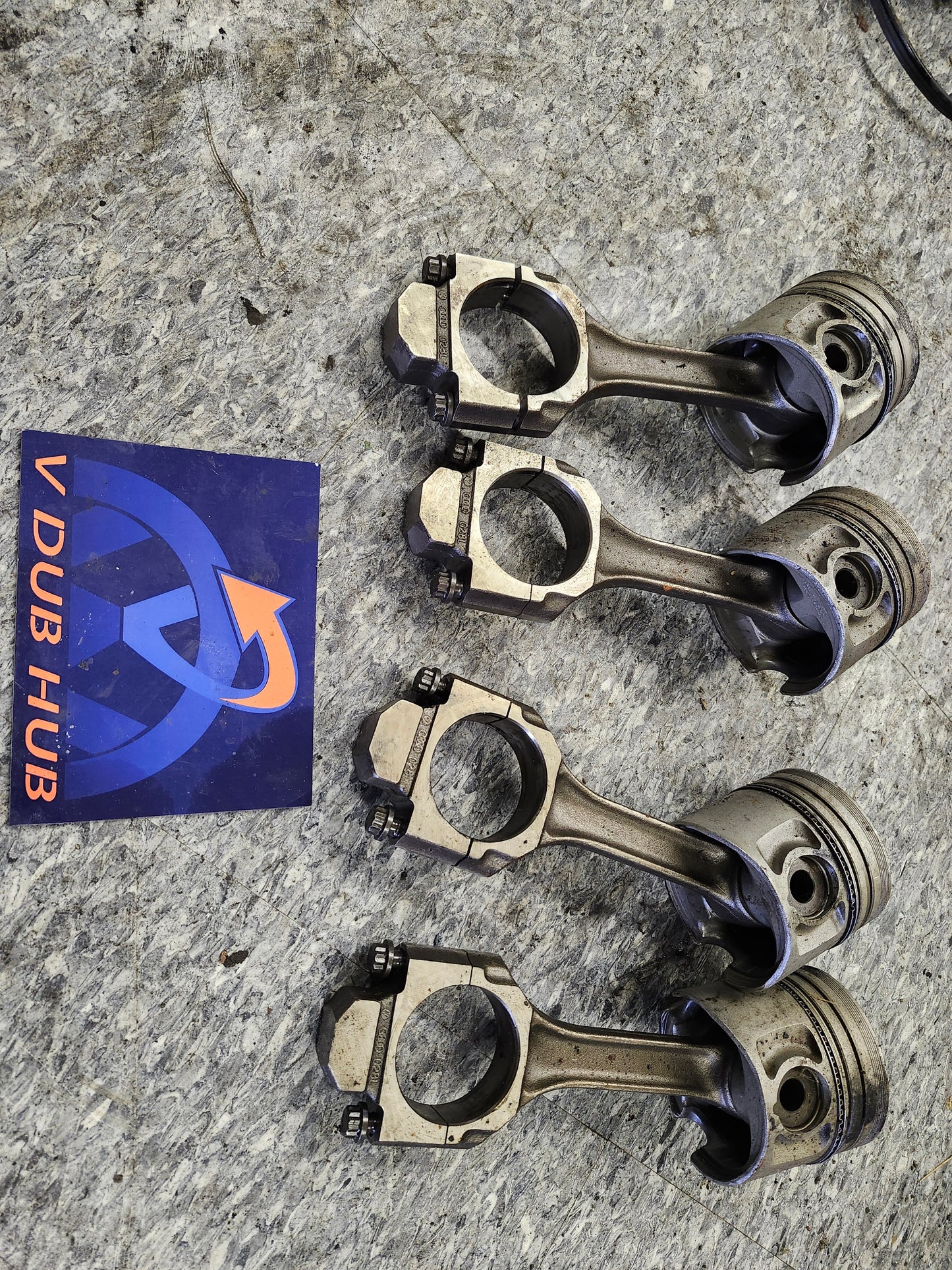 Aaz pistons and rods