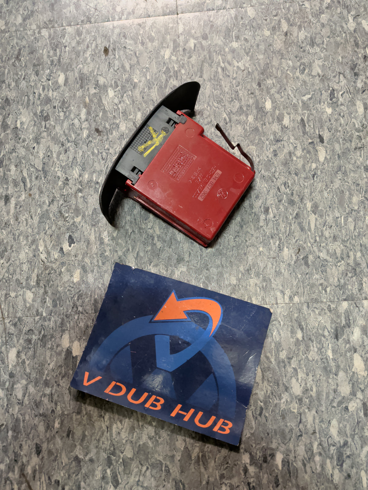 Mk3 rear ash tray 1EM857962
