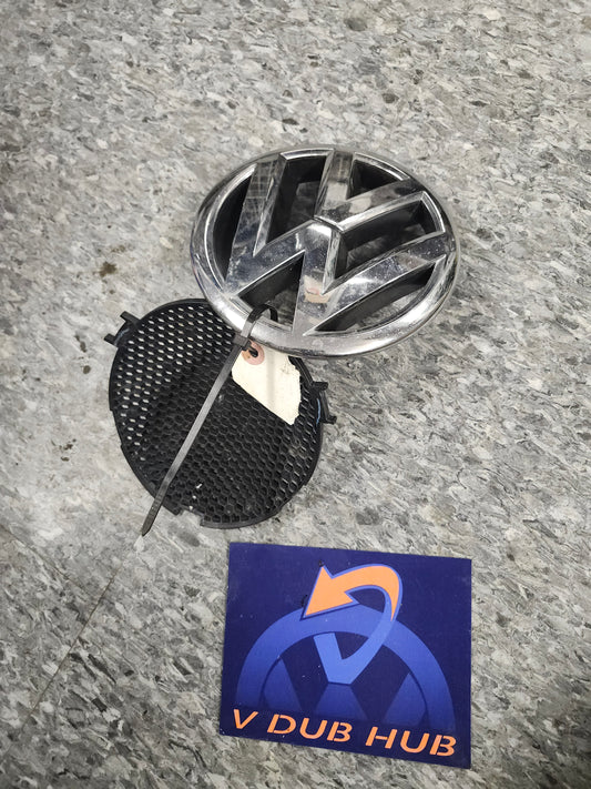 B7 front grille emblem,  Tiguan