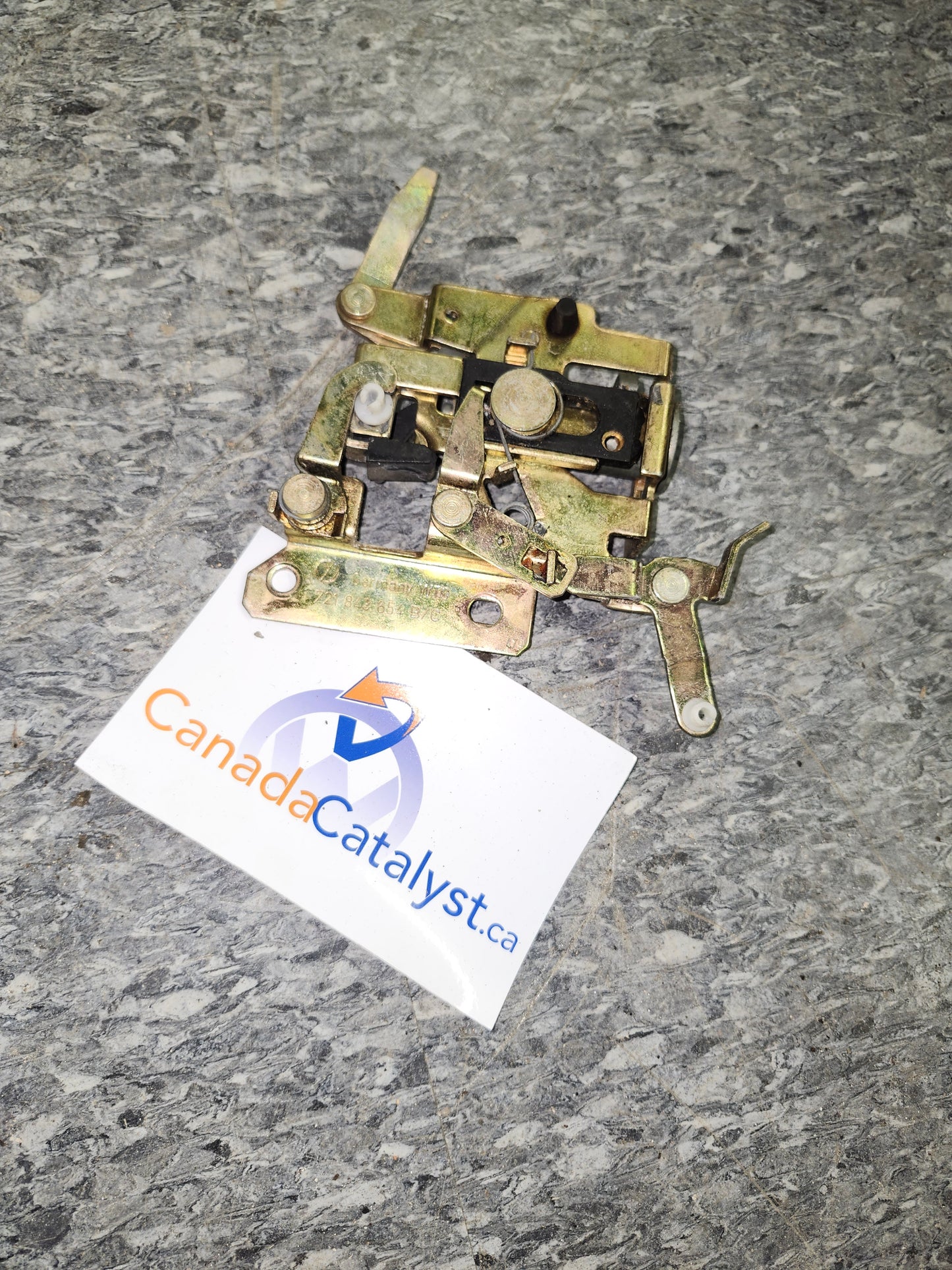 Eurovan sliding door mechanism