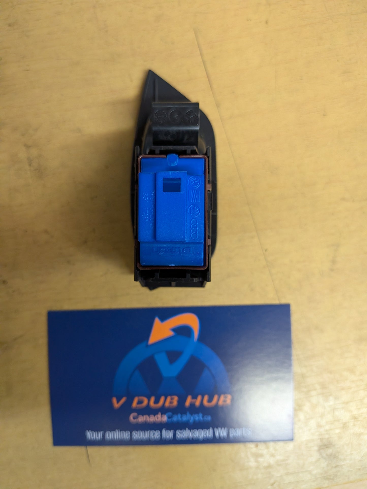 B7 trunk release switch 561863349