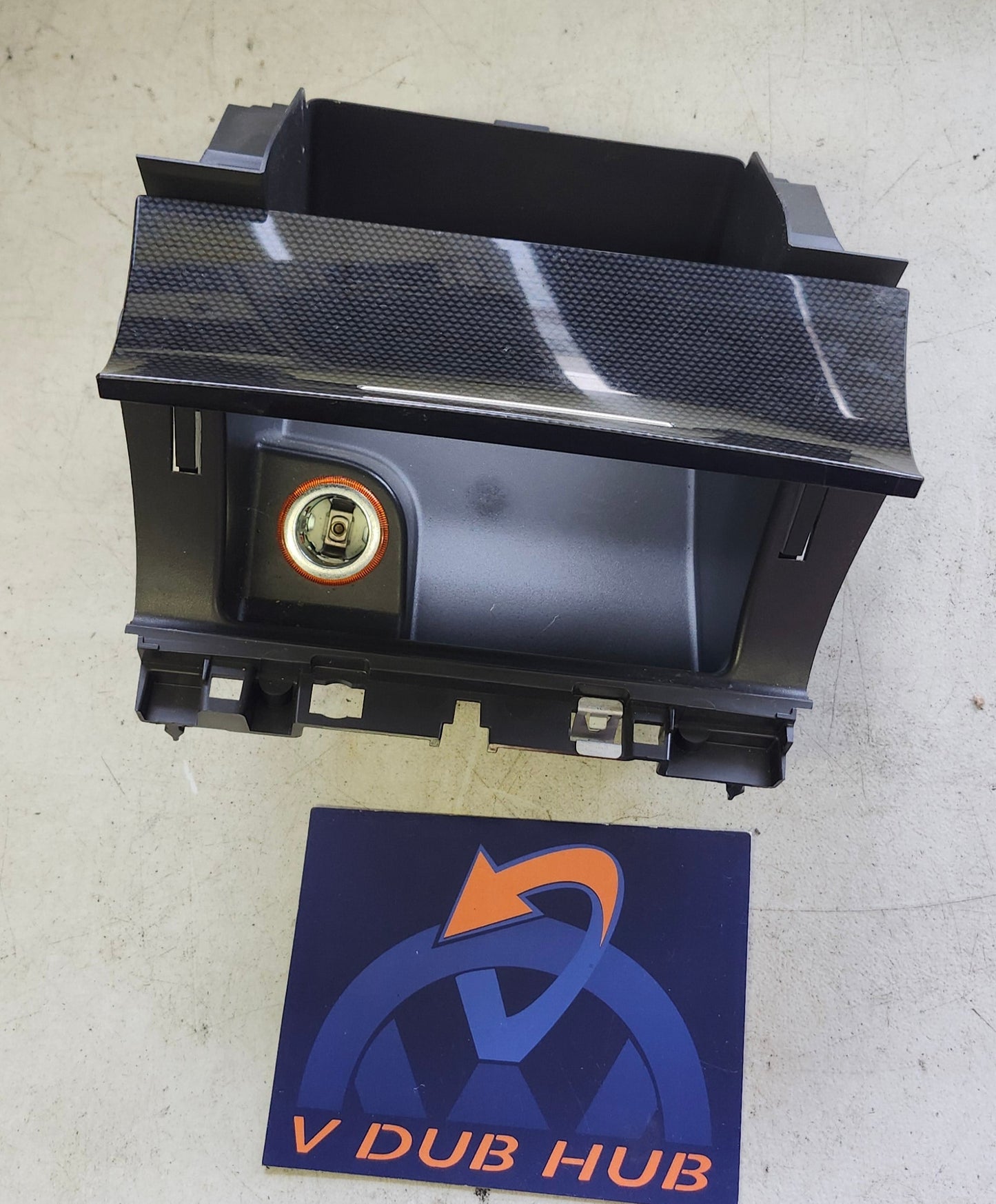 B7 charge station and storage