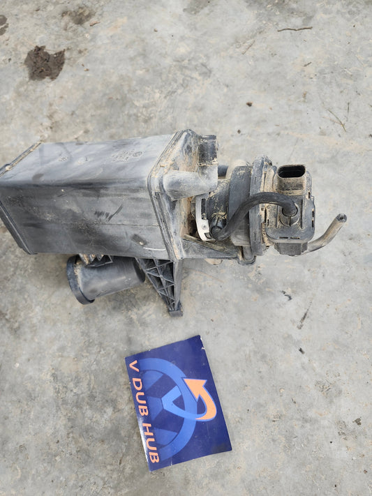 NEW BEETLE Fuel Evaporator Canister Tank/Fuel Detection PUMP 1C0201801C