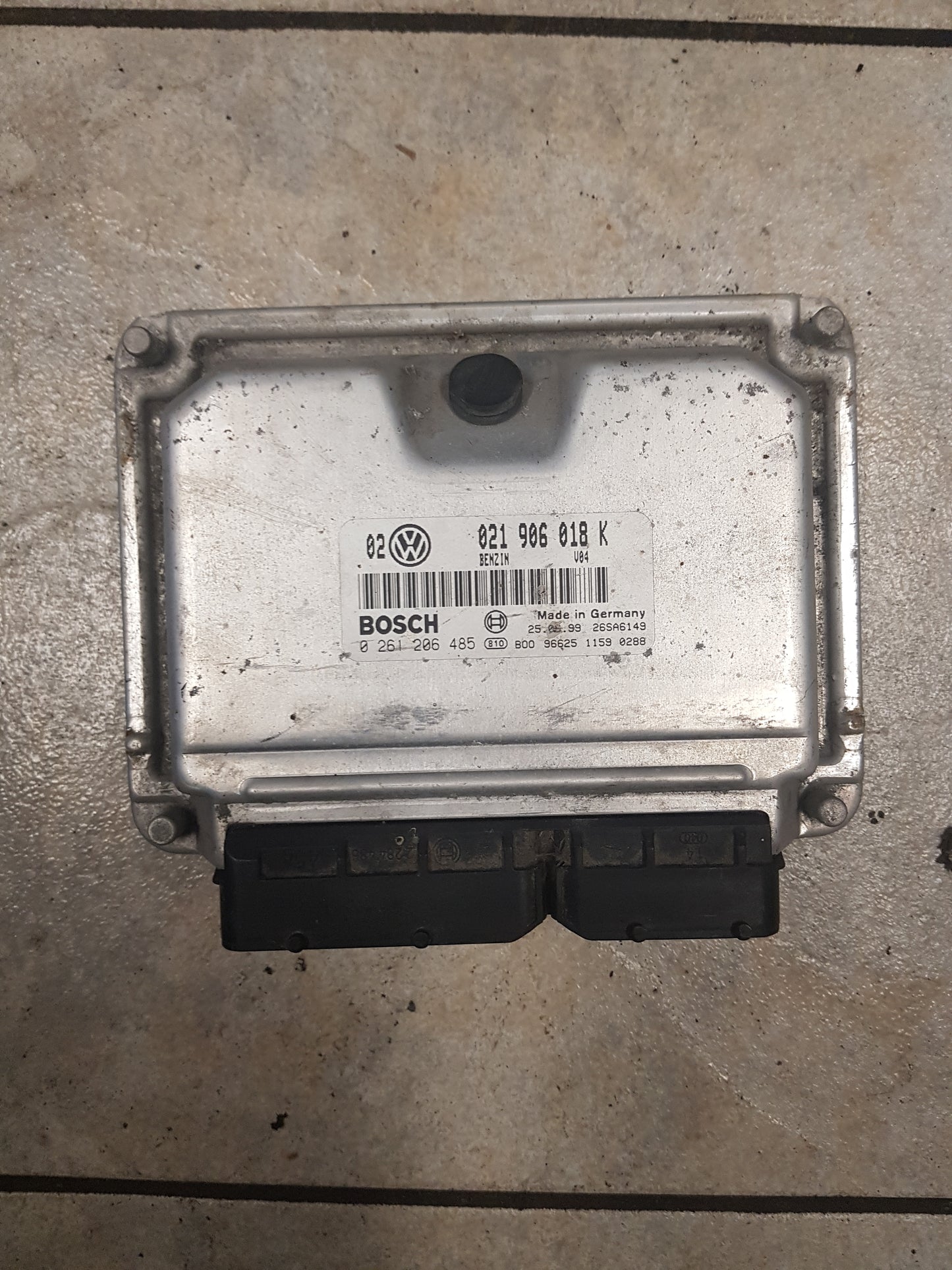 ECU 021906018K