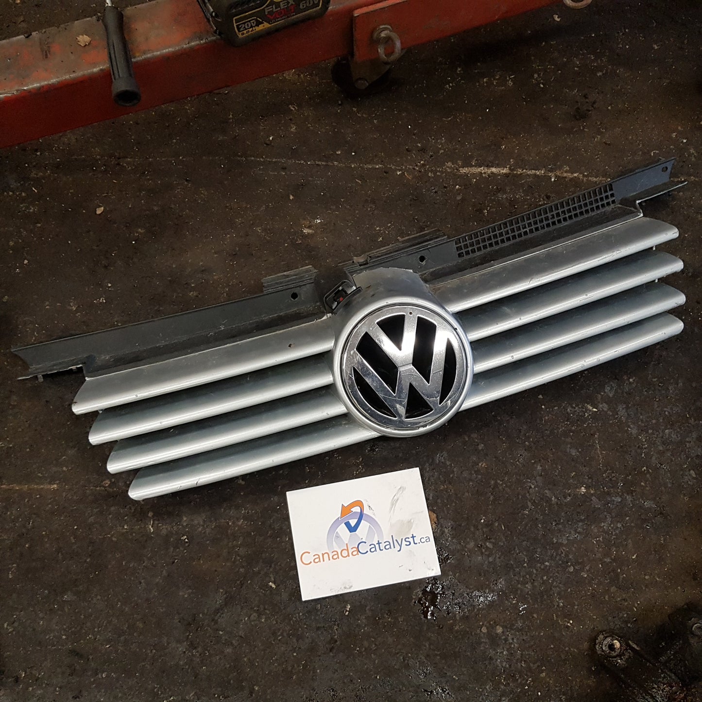 MK4 Jetta Upper GRILLE LA7W