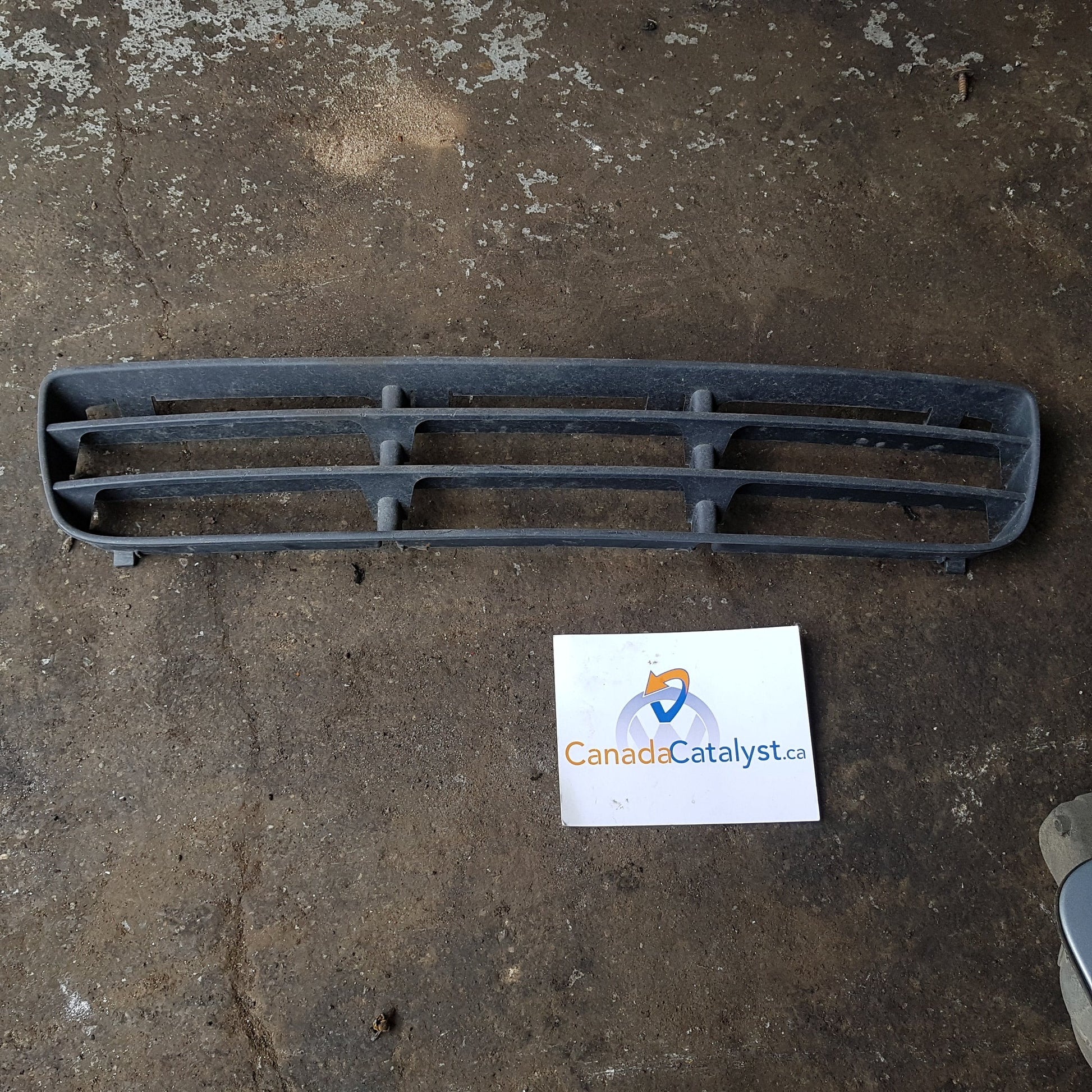 MK4 Front Center Bumper Lower GRILLE - V DUB HUB