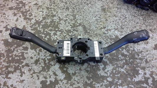 B5.5 Signal/Wiper Combination ASSEMBLY