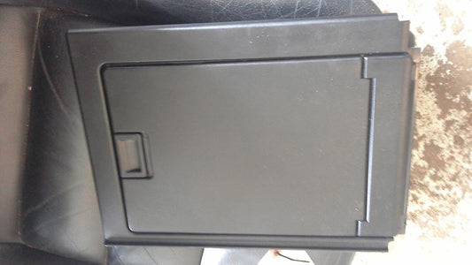 B5.5 Trunk Access DOOR