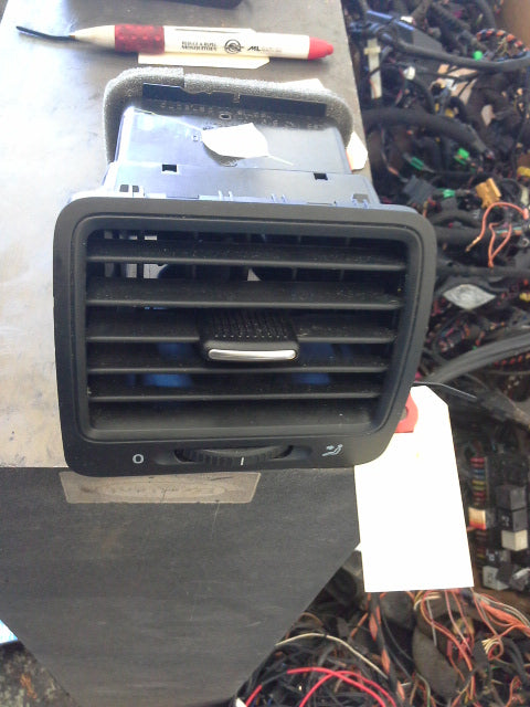 MK5 Jetta Driver DASH VENT