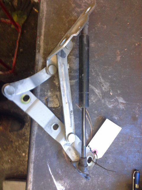 MK3 Jetta Passenger TRUNK HINGE