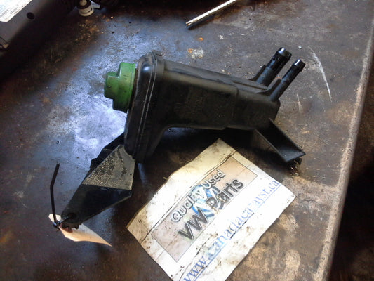 B5.5 Power Steering RESERVOIR 3B0422371