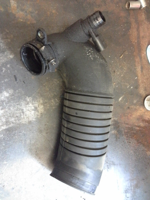 B5.5 Air Intake TUBE 8D0129615K