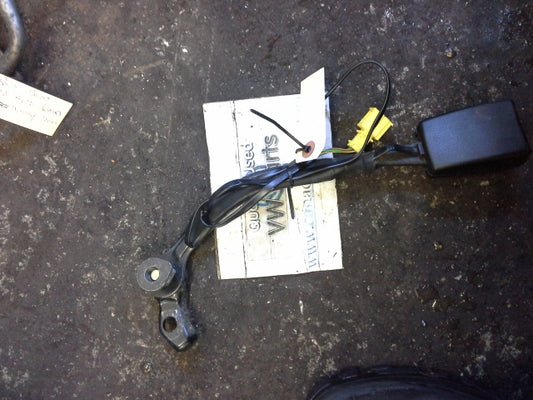 B5.5 Driver 4 Wire Seatbelt BUCKLE 3B0858471K