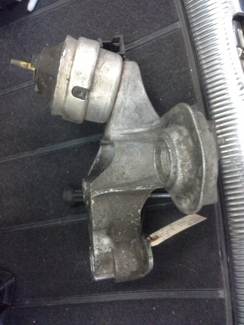 B5.5 TDI Driver Engine MOUNT