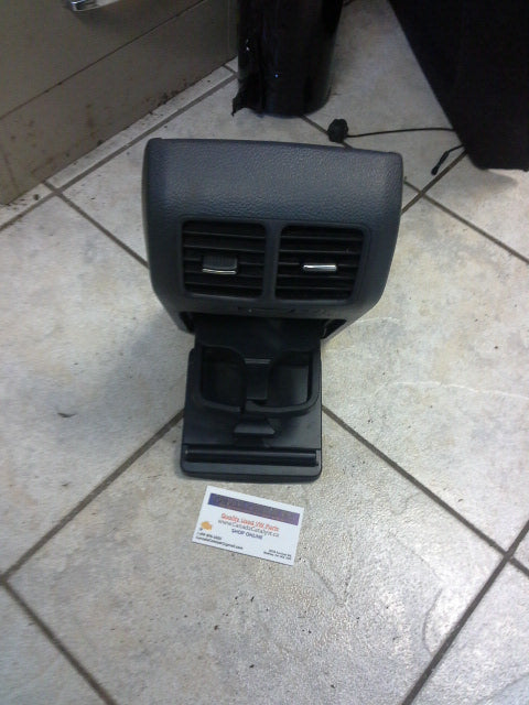 MK5 Rear Vent And Cupholder Center ARMREST 1K0819203A